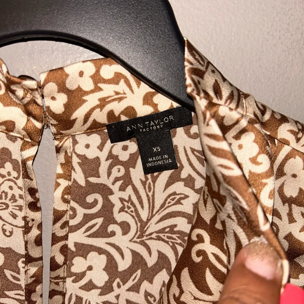 Ann Taylor Factory beautiful shimmering